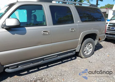 2002 Chevrolet Suburban 1500 Z71 из США, поврежденный, VIN 3GNFK16Z52G262098